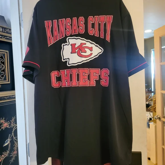 Kansas City Chiefs Black Button-Up Jersey - Picture 3 of 10